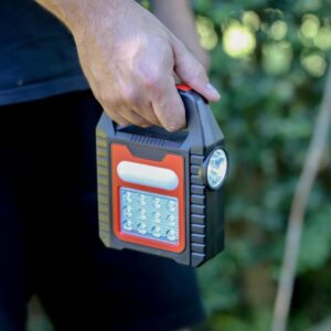 LUZ DE EMERGENCIA RECARGABLE Y SOLAR YD-878B