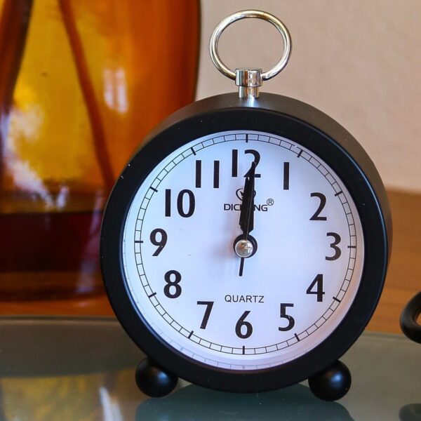 RELOJ DESPERTADOR A PILA DICHENG OS004